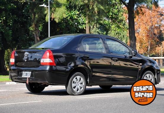 Autos - Toyota ETIOS X SEDAN 2015 Nafta 137000Km - En Venta