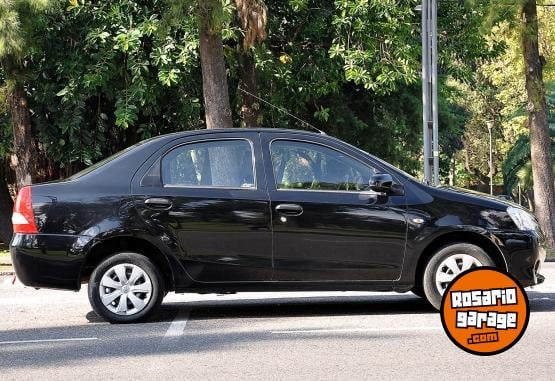 Autos - Toyota ETIOS X SEDAN 2015 Nafta 137000Km - En Venta