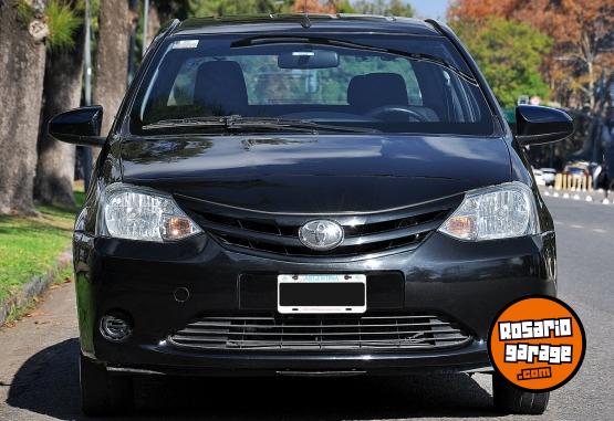 Autos - Toyota ETIOS X SEDAN 2015 Nafta 137000Km - En Venta