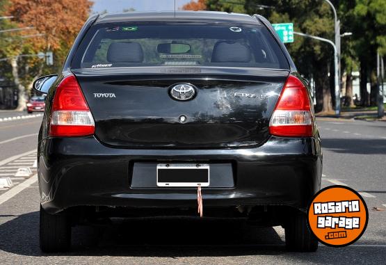 Autos - Toyota ETIOS X SEDAN 2015 Nafta 137000Km - En Venta