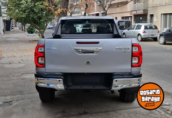Camionetas - Toyota Hilux SRX 4X4 AT 2026 Diesel 0Km - En Venta