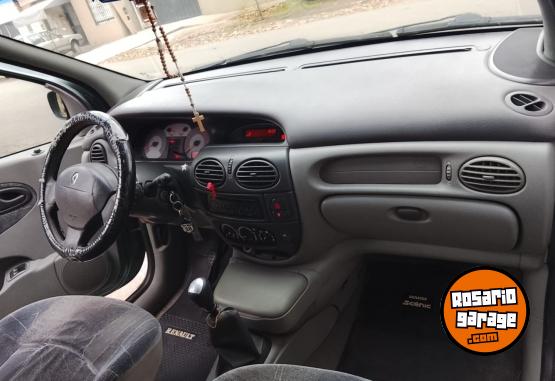 Autos - Renault Scenic 2007 Diesel 250000Km - En Venta