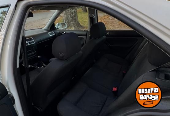 Autos - Volkswagen Bora 2010 Nafta 150000Km - En Venta