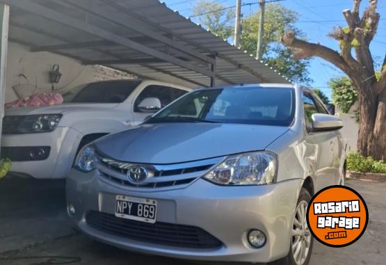 Autos - Toyota Etíos xĺs 2014 Nafta 90000Km - En Venta