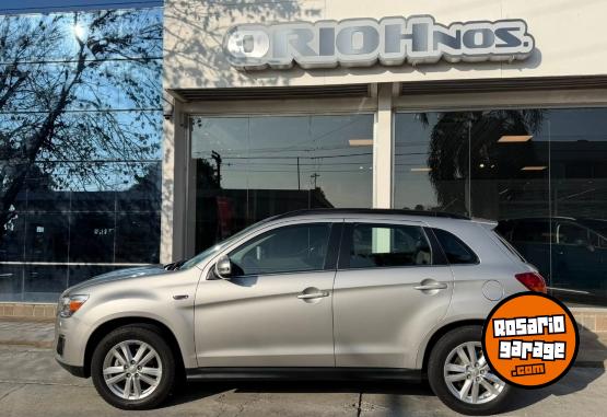 Camionetas - Mitsubishi OUTLANDER SPORT 2.0 4X4 2014 Nafta 104000Km - En Venta