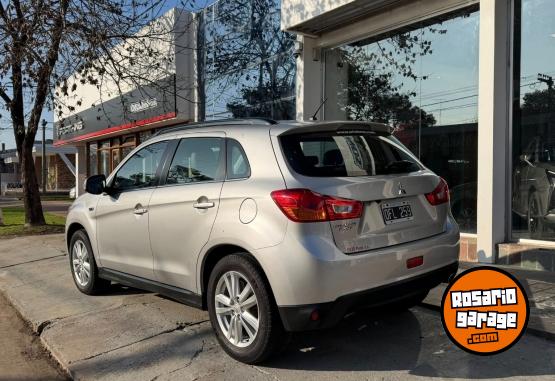 Camionetas - Mitsubishi OUTLANDER SPORT 2.0 4X4 2014 Nafta 104000Km - En Venta
