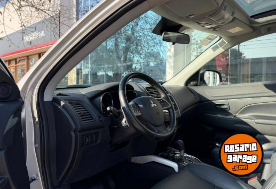 Camionetas - Mitsubishi OUTLANDER SPORT 2.0 4X4 2014 Nafta 104000Km - En Venta