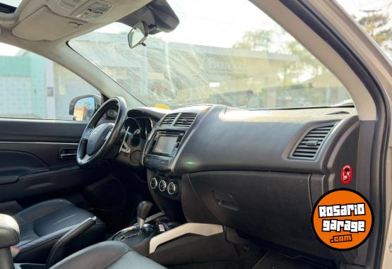 Camionetas - Mitsubishi OUTLANDER SPORT 2.0 4X4 2014 Nafta 104000Km - En Venta