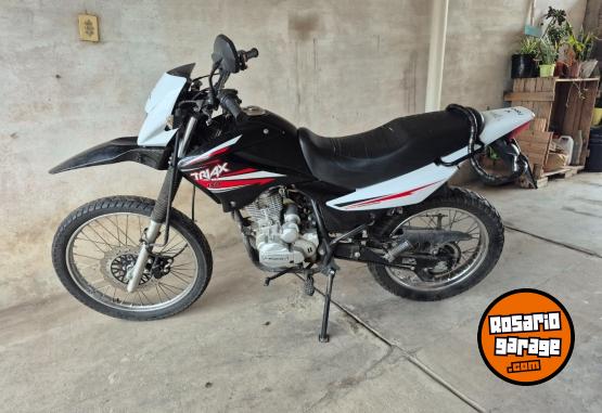 Motos - Corven Triax 150 2022 Nafta 30000Km - En Venta