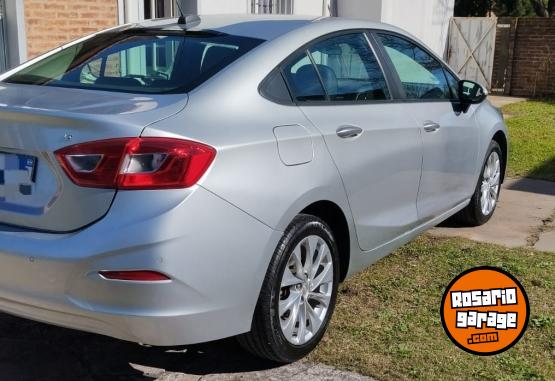 Autos - Chevrolet Cruze lt 4 puertas 2017 Nafta 110000Km - En Venta