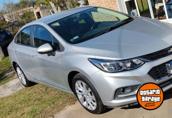 Autos - Chevrolet Cruze lt 4 puertas 2017 Nafta 110000Km - En Venta