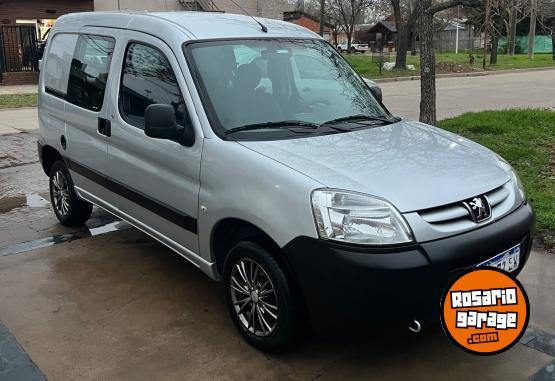 Utilitarios - Peugeot Partner confort 1.6 2017 Nafta 115600Km - En Venta