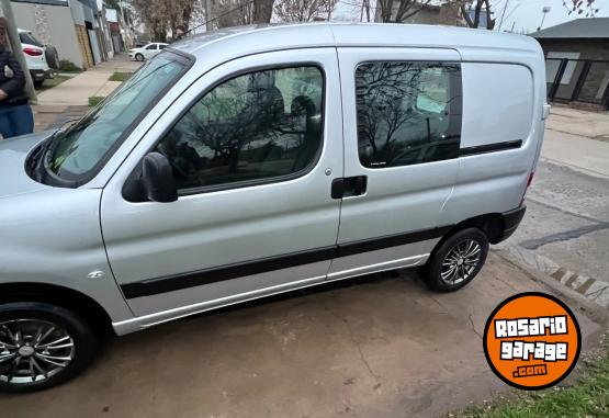 Utilitarios - Peugeot Partner confort 1.6 2017 Nafta 115600Km - En Venta