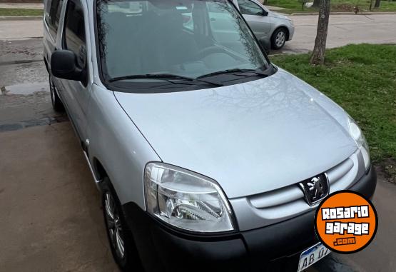 Utilitarios - Peugeot Partner confort 1.6 2017 Nafta 115600Km - En Venta