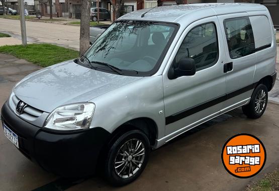Utilitarios - Peugeot Partner confort 1.6 2017 Nafta 115600Km - En Venta