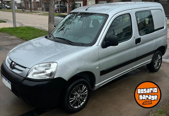 Utilitarios - Peugeot Partner confort 1.6 2017 Nafta 115900Km - En Venta