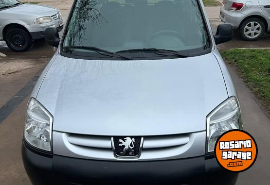 Utilitarios - Peugeot Partner confort 1.6 2017 Nafta 115900Km - En Venta