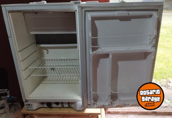 Hogar - HELADERAS TRIAL A GAS Y 220 MARCA DOMETIC Y SIANAGAS CADA UNA $ 800.000 ACEPTARIA MOTO DE TITULAR - En Venta