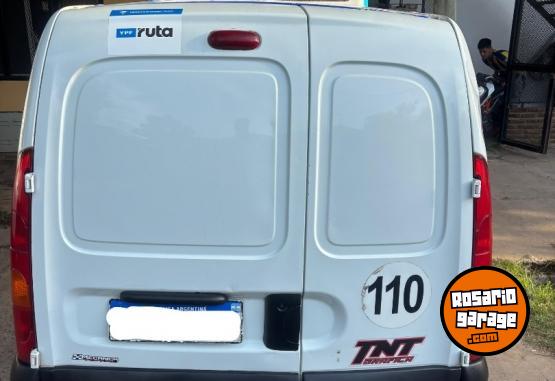 Utilitarios - Renault Kangoo 2016 GNC 208000Km - En Venta