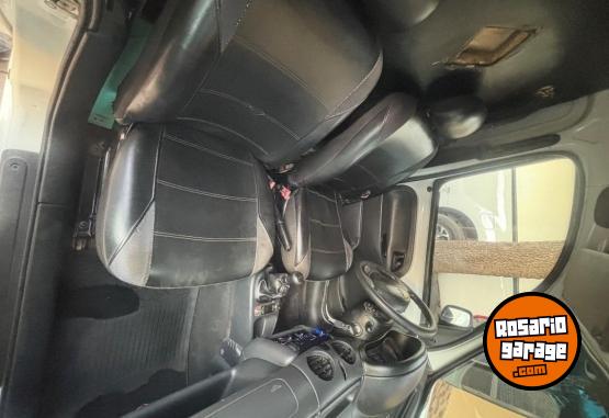 Utilitarios - Renault Kangoo 2016 GNC 208000Km - En Venta