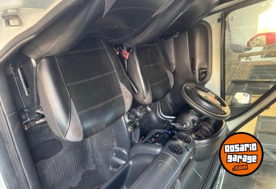 Utilitarios - Renault Kangoo 2016 GNC 208000Km - En Venta