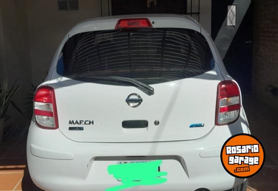 Autos - Nissan March 2016 Nafta 105000Km - En Venta