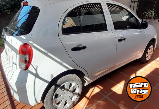Autos - Nissan March 2016 Nafta 105000Km - En Venta