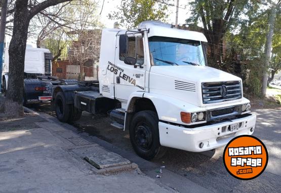 Camiones y Gr�as - Vendo 1218 mod 2000 soy titular Vtv laburando. Veo todo posible permuta - En Venta