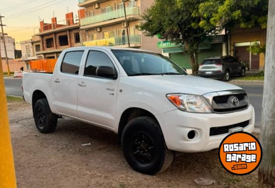 Camionetas - Toyota Hilux DX 2011 Diesel 320000Km - En Venta