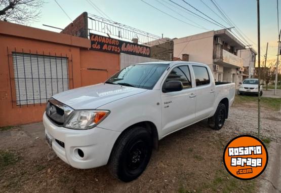Camionetas - Toyota Hilux DX 2011 Diesel 320000Km - En Venta