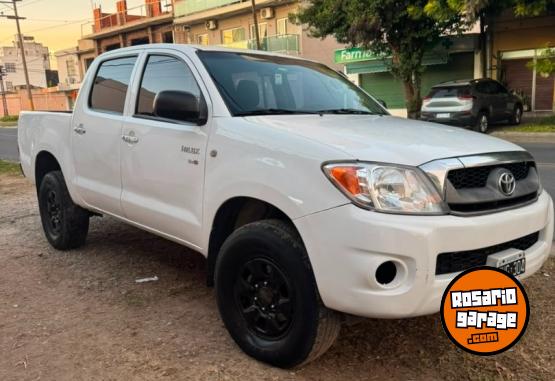 Camionetas - Toyota Hilux DX 2011 Diesel 320000Km - En Venta