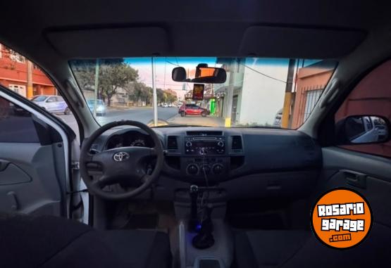 Camionetas - Toyota Hilux DX 2011 Diesel 320000Km - En Venta