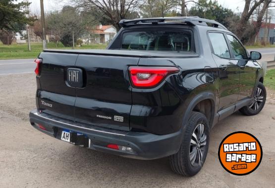Camionetas - Fiat Toro Freedom 2025 Nafta 10000Km - En Venta