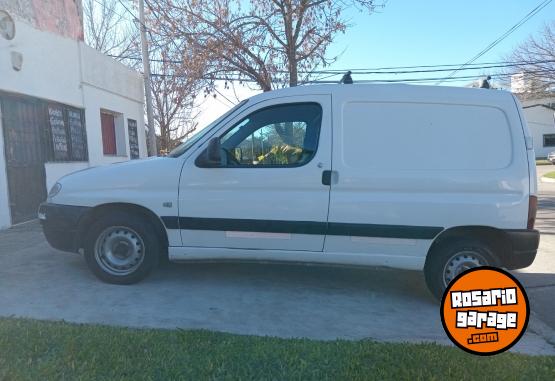 Utilitarios - Peugeot PARTNER FURGON 1.9 D 2008 Diesel 272900Km - En Venta