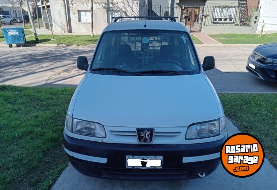 Utilitarios - Peugeot PARTNER FURGON 1.9 D 2008 Diesel 272900Km - En Venta