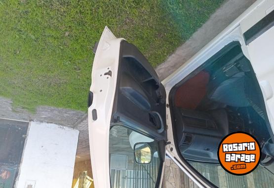 Utilitarios - Peugeot PARTNER FURGON 1.9 D 2008 Diesel 272900Km - En Venta