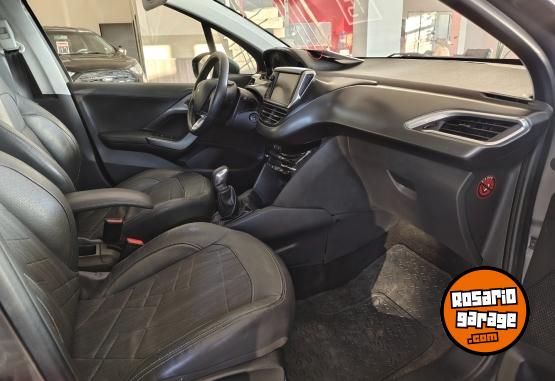 Autos - Peugeot 208 2015 Nafta 129300Km - En Venta
