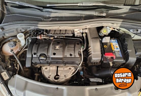 Autos - Peugeot 208 2015 Nafta 129300Km - En Venta
