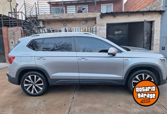 Autos - Volkswagen Taos highline 2022 Nafta 40000Km - En Venta