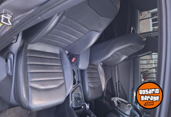 Autos - Volkswagen Taos highline 2022 Nafta 40000Km - En Venta