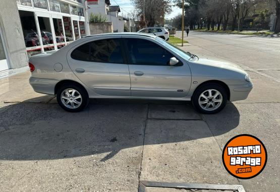 Autos - Renault MEGANE FASE 2 – PRIVILEGE 2004 Diesel 281366Km - En Venta