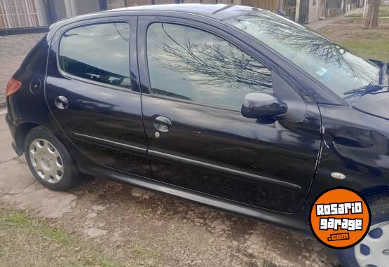Autos - Peugeot 206 2005 Diesel 150000Km - En Venta