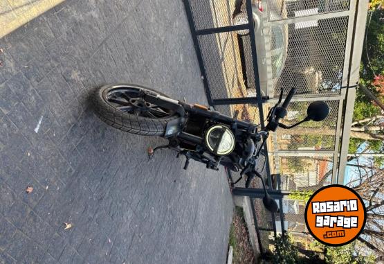 Motos - Husqvarna Svartpilen 200 2022 Nafta 3232Km - En Venta