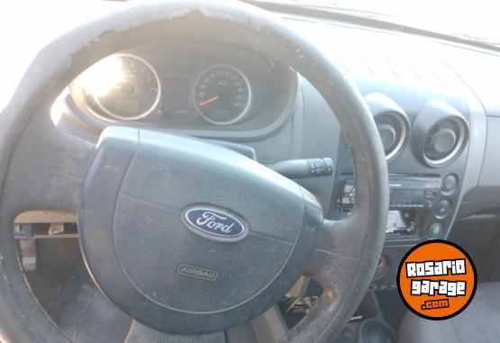 Autos - Ford Ford 1.6 2005 GNC 111111Km - En Venta
