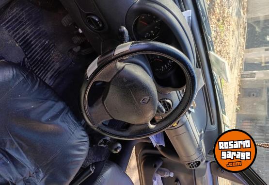 Utilitarios - Renault Kangoo 2016 GNC 275000Km - En Venta