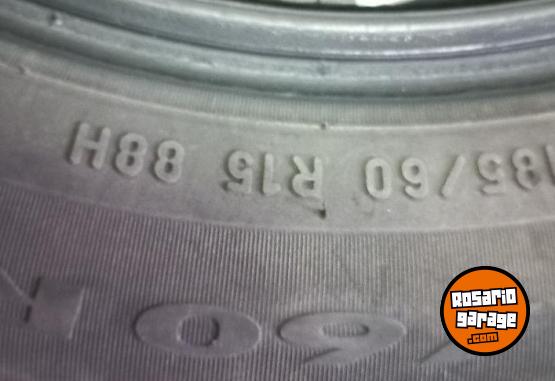 Accesorios para Autos - Cubiertas usadas Pirelli Cinturato 185/ 60 R15 - En Venta