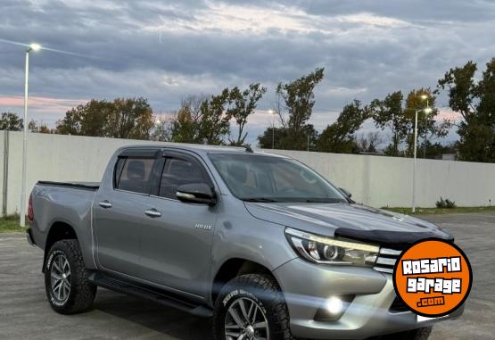 Camionetas - Toyota Hilux srx 4x4 2016 Diesel 230Km - En Venta