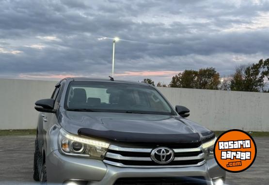 Camionetas - Toyota Hilux srx 4x4 2016 Diesel 230Km - En Venta