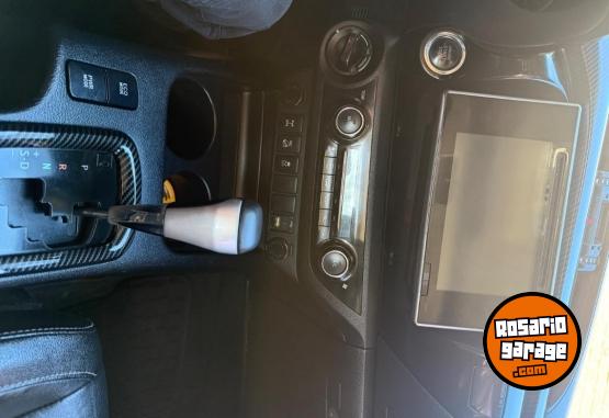 Camionetas - Toyota Hilux srx 4x4 2016 Diesel 230Km - En Venta