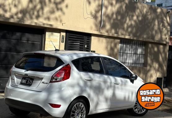 Autos - Ford Fiesta titanium 2015 Nafta 115600Km - En Venta